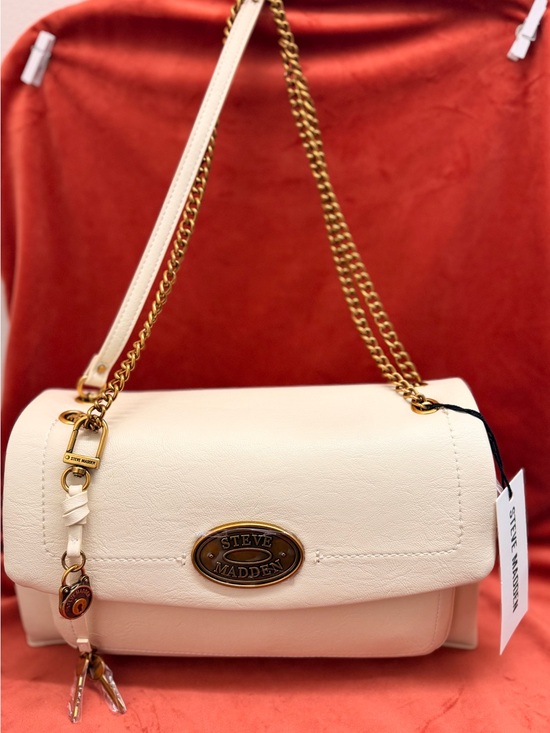 Steve Madden Handbags - Steve Madden Cream Shoulder Bag with Gold Chain